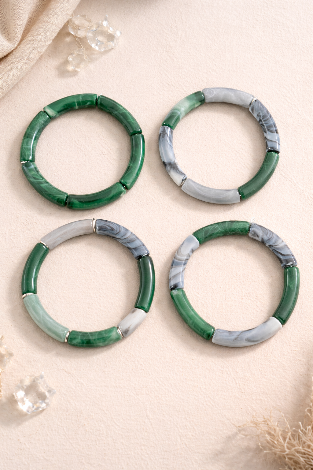 Bracelet en perles tubes vert ( unité )